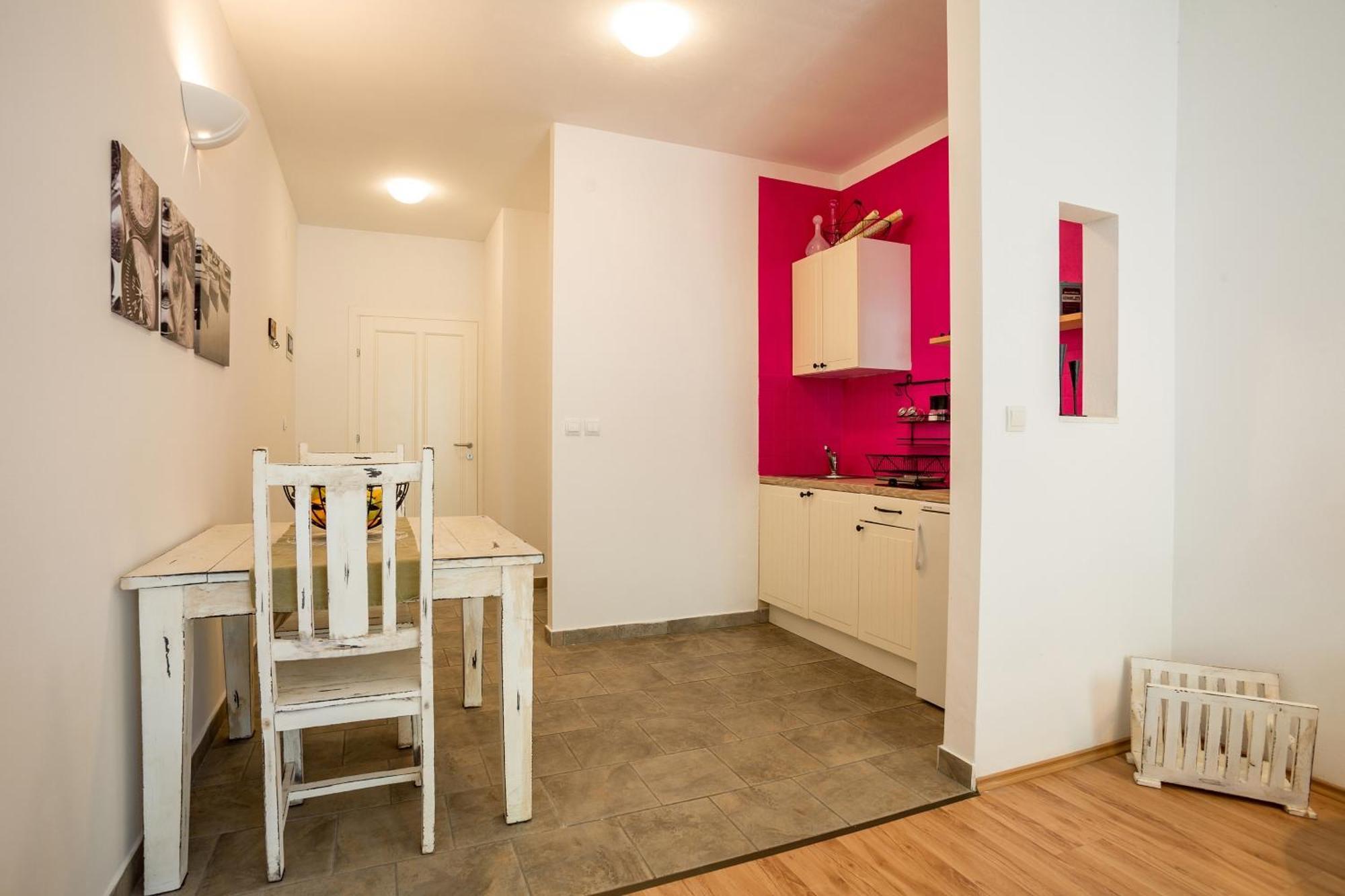 Zlatni Bol Apartments Номер фото