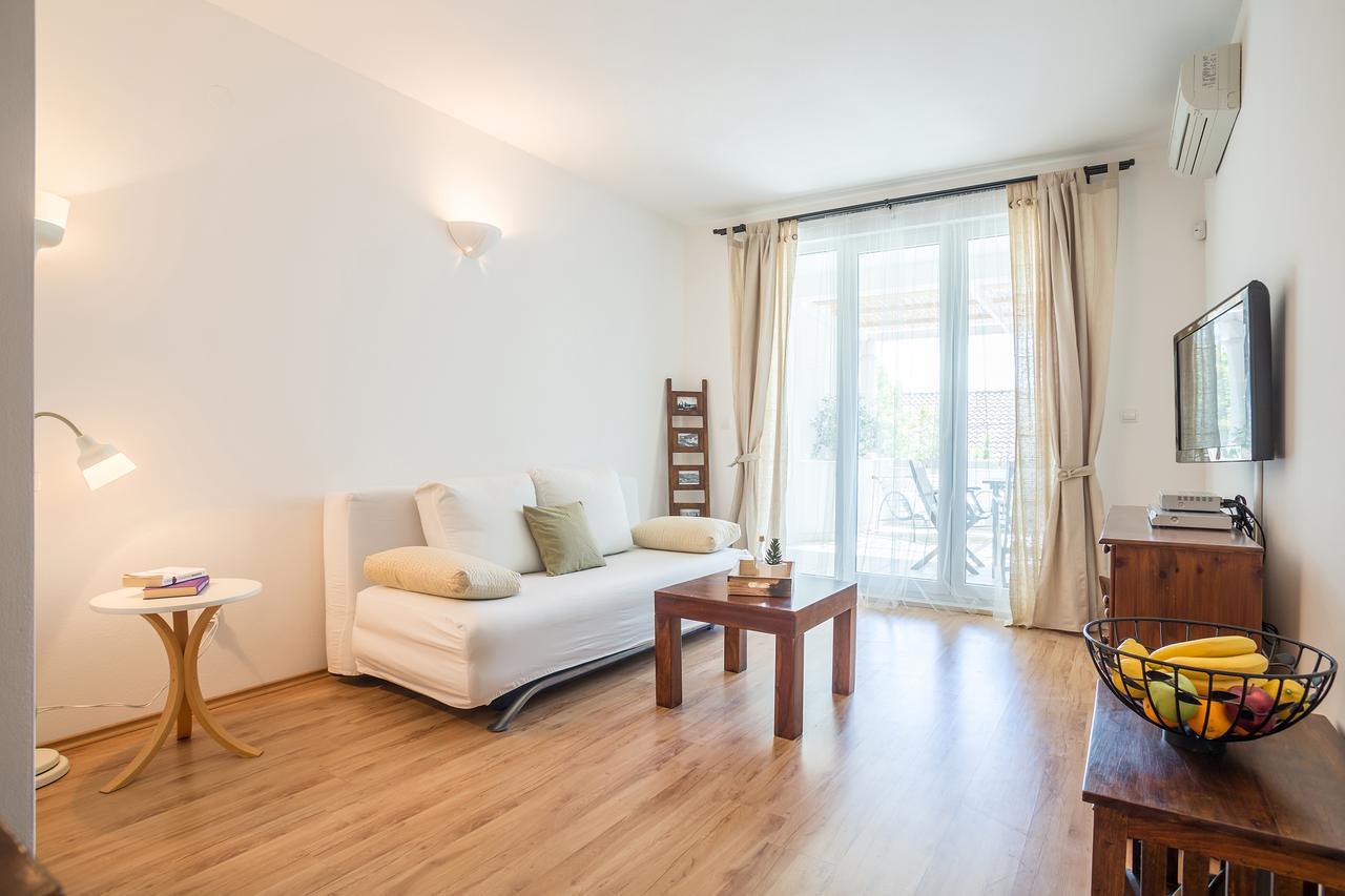 Zlatni Bol Apartments Экстерьер фото